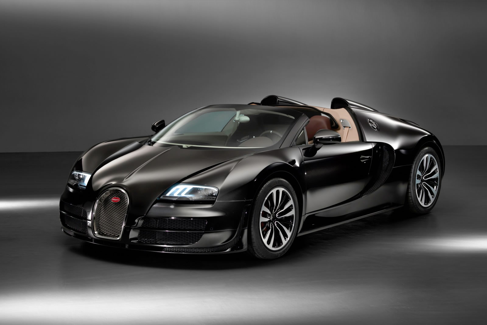 Bugatti Grand Sport Vitesse Jean Bugatti Edition front and side view