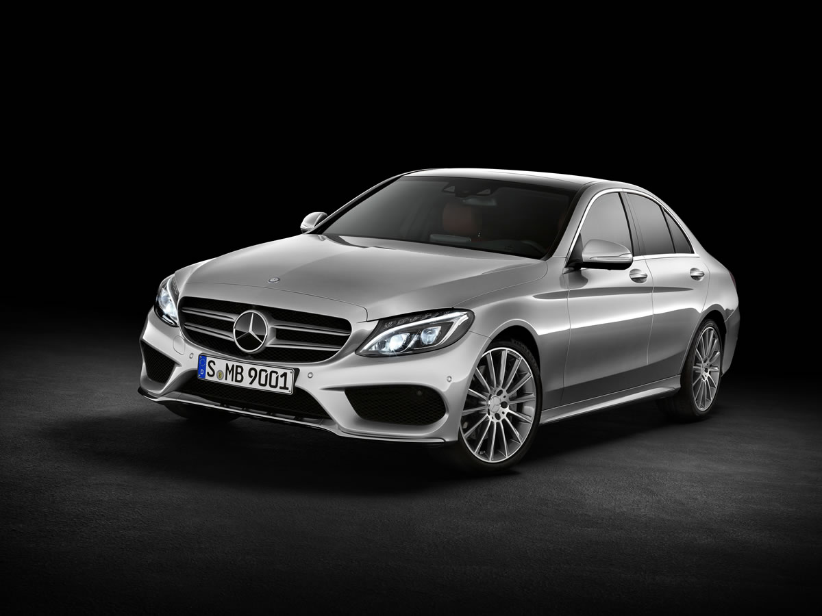 2015 Mercedes-Benz C-Class exterior front and side