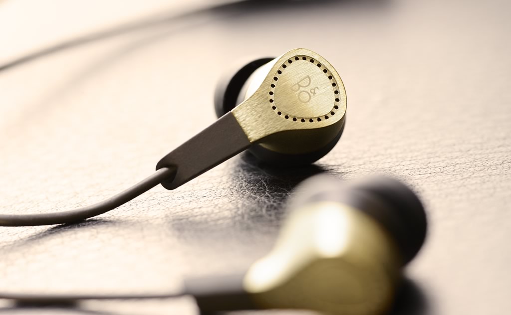 Bang & Olufsen BeoPlay H3 Golden Edition