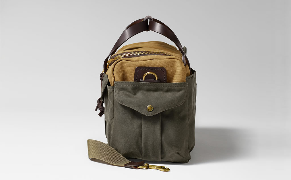 Filson Original Sportsman Bag tan and green, side