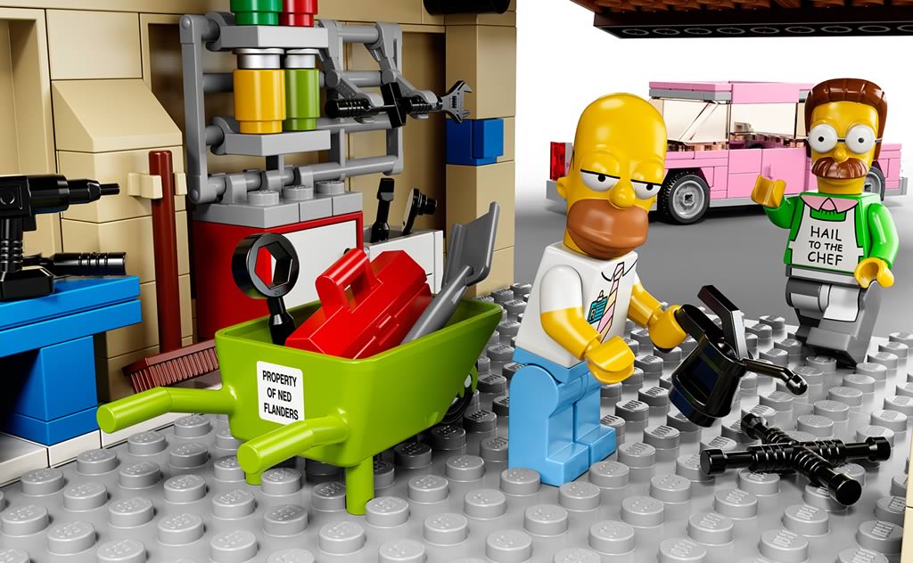 The Simpsons Lego House Homer and Ned Flanders in Garage