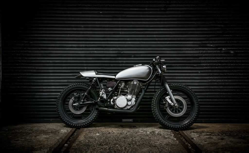 Yamaha SR400 by Gasoline right side